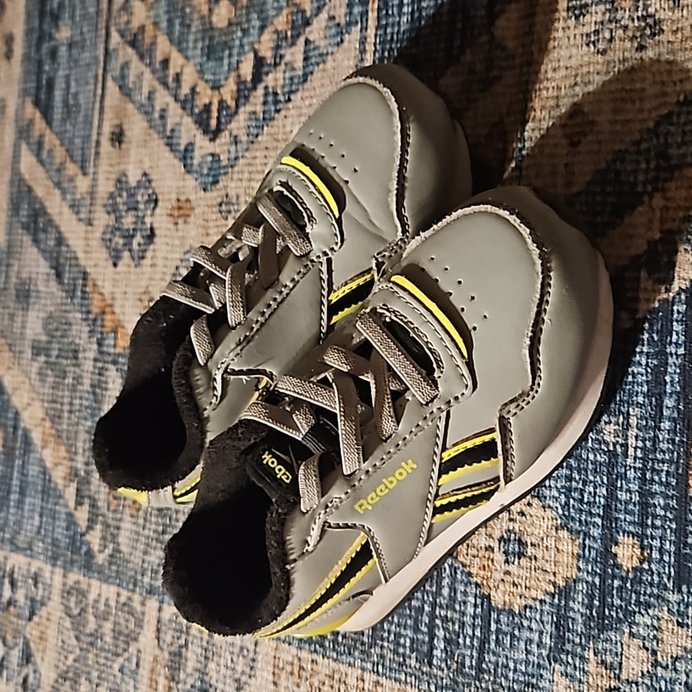 Light up Reeboks - Picture 5 of 5